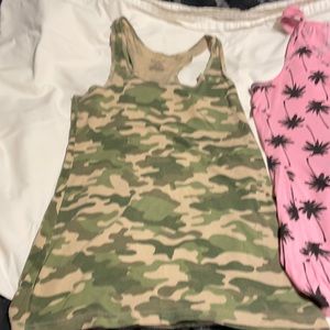 2 XXL tank tops